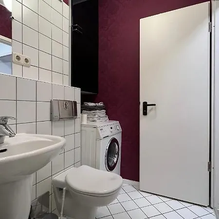 #5 Sladkiy Sliva Maisonette Boutique *